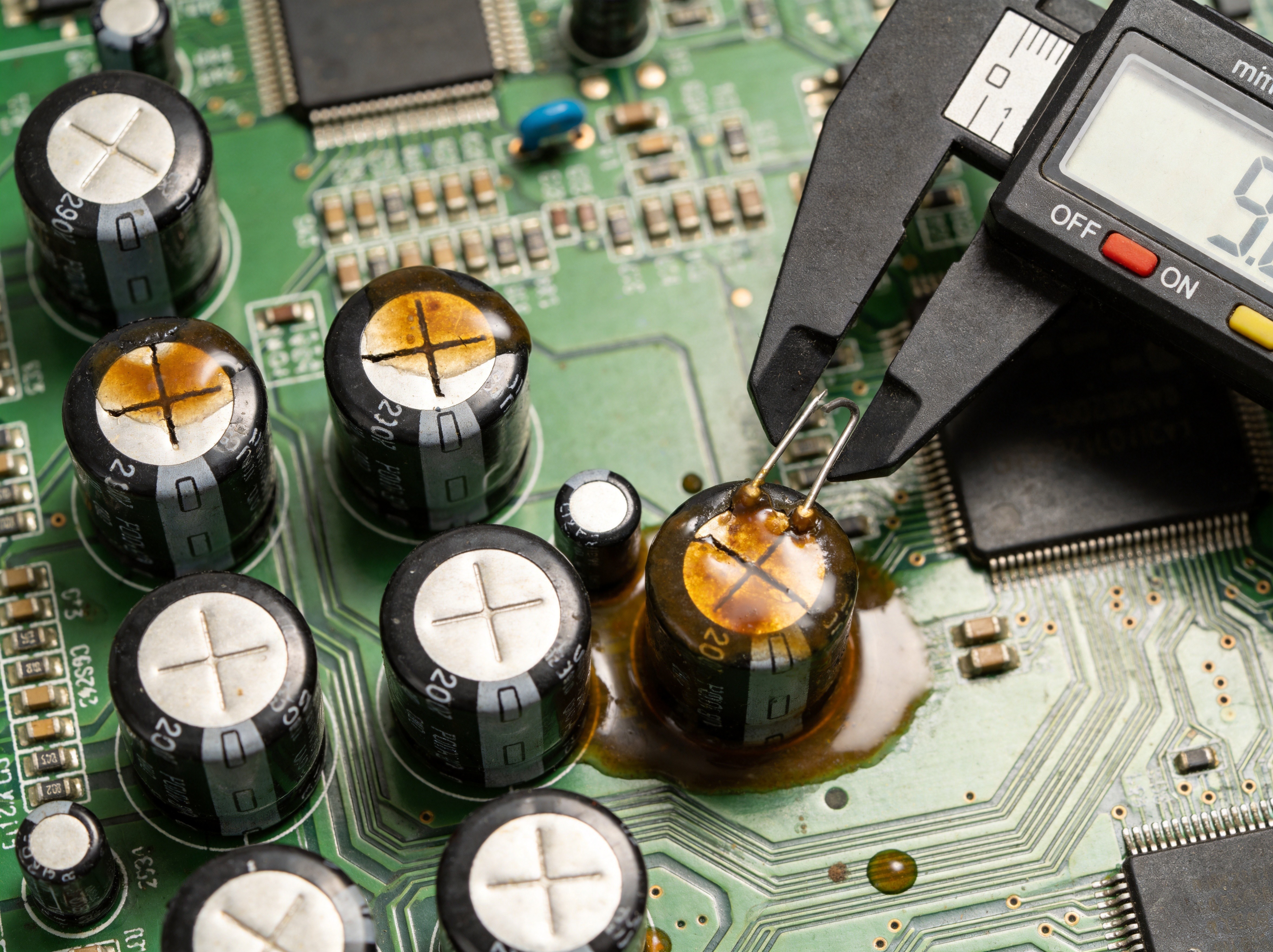 Capacitor Aging and Power Supply Degradation in 24/7 Industrial Panel PCs: Detection, Prediction, and Preventive Replacement Strategies
